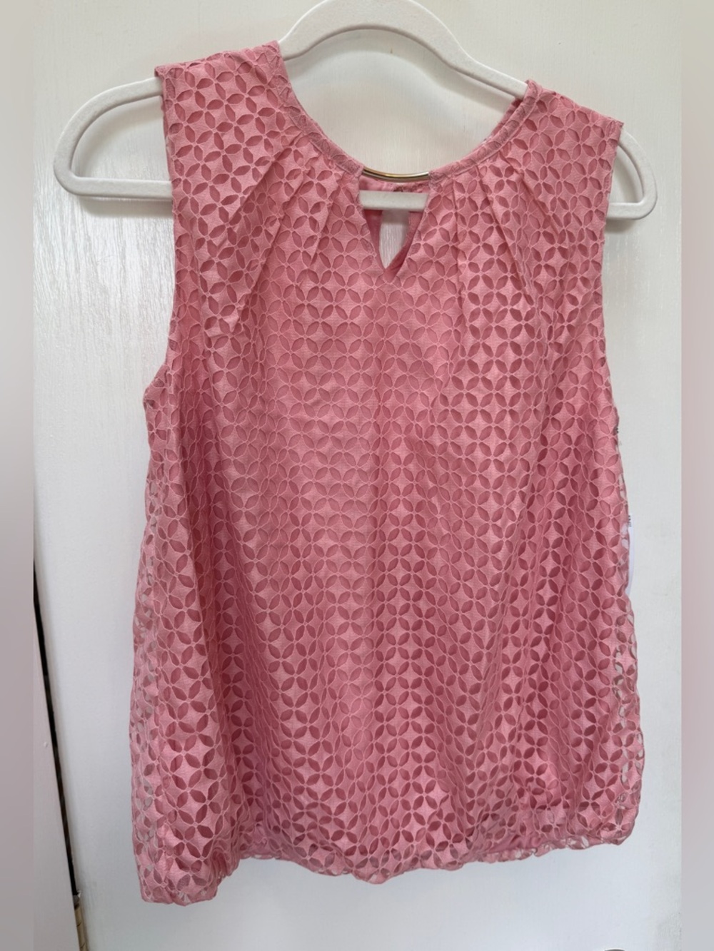 NWT Liz Claiborne Pink Lace Sleeveless Blouse Top Medium Feminine Chic - Picture 2 of 16